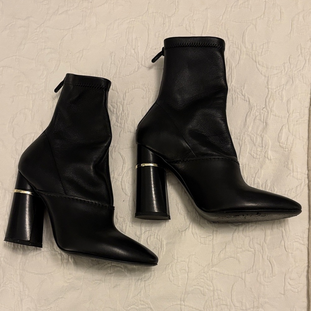 Vero Cuoio Black Heeled Boots